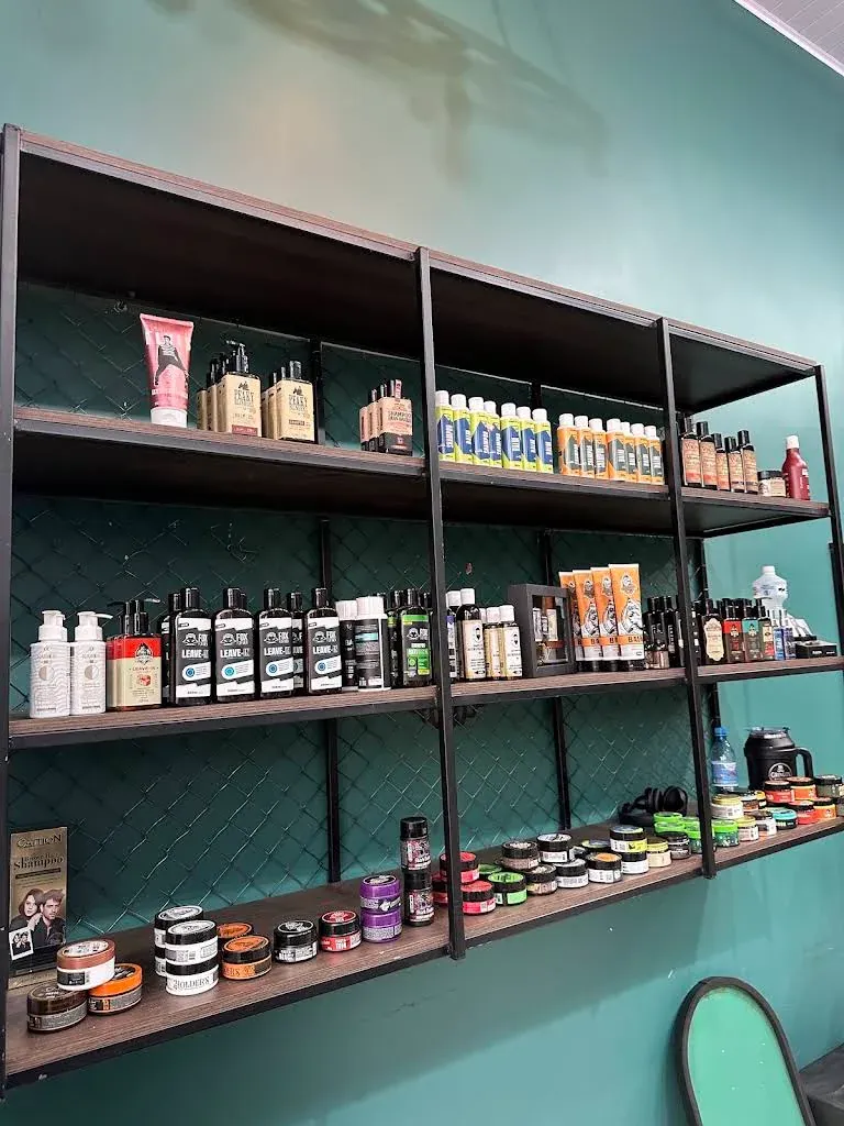 Produtos à venda na loja da Gringo's Barbearia